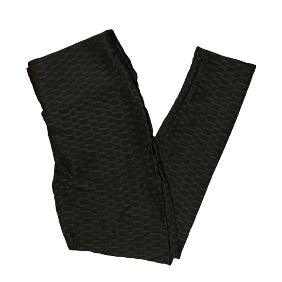 NWOT ruffle yoga pants size L - Picture 1 of 4
